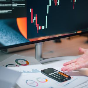 How Professional Traders Survive Losing Streaks: Risk Management Rules That Actually Work — Photo by Jakub Żerdzicki on Unsplash