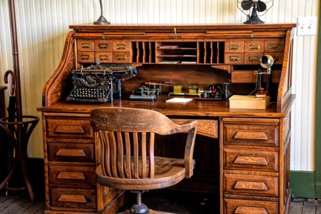 How Forex Traded Before the Internet: From Gold Standard to Voice Brokers — Photo by Ray Shrewsberry on Unsplash
